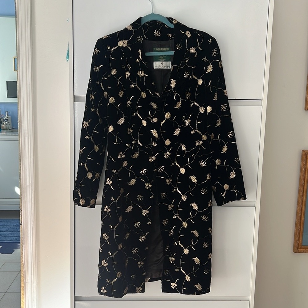 BEAUTIFUL VELVET COAT WITH GOLD EMBROIDERY. From London